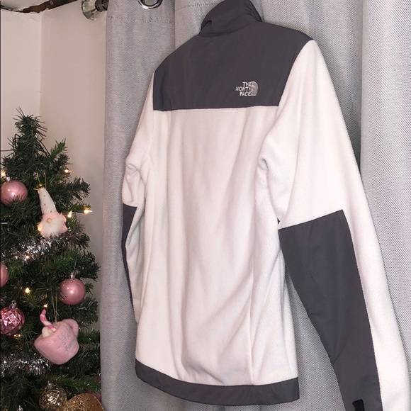 The Northface fuzzy jacket - Picture 7 of 12